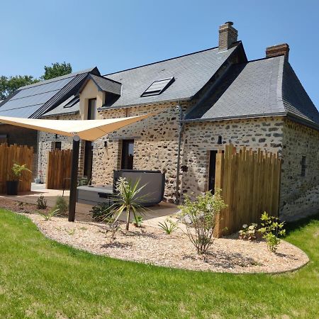 La Douce Halte - Gites Avec Spa Ou Sauna Saint-Ouen-Des-Toits Exterior photo