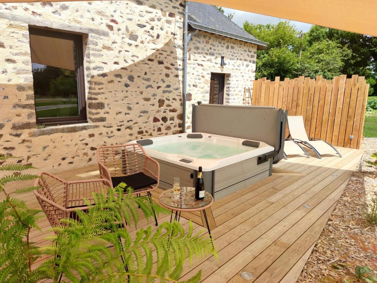 La Douce Halte - Gites Avec Spa Ou Sauna Saint-Ouen-Des-Toits Exterior photo